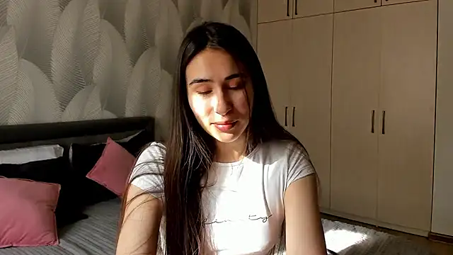 Snapshot of Bambiii_bby chatting on 28, 4, 2026 Bambiii bby online show from 28, 4, 2026