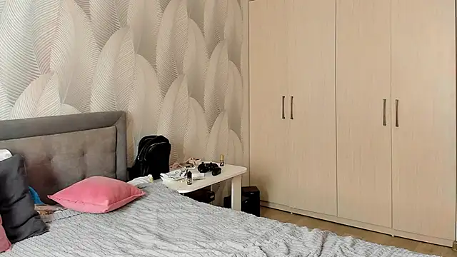 Bambiii bby online show from 10, 3, 2026