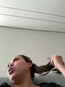 lariic online show from 6, 3, 2026