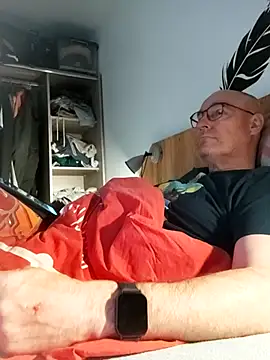 Snapshot of bogland33 chatting on 4, 6, 2026 bogland33 online show from 4, 6, 2026