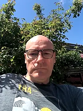 Snapshot of bogland33 chatting on 7, 6, 2026 bogland33 online show from 7, 6, 2026