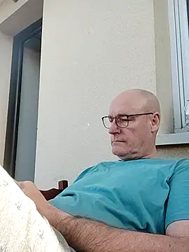 Snapshot of bogland33 chatting on 24, 5, 2026 bogland33 online show from 24, 5, 2026