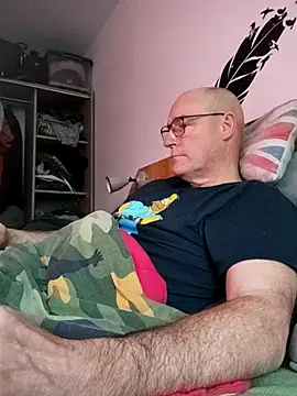Snapshot of bogland33 chatting on 5, 5, 2026 bogland33 online show from 5, 5, 2026