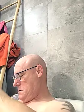 Snapshot of bogland33 chatting on 30, 5, 2026 bogland33 online show from 30, 5, 2026