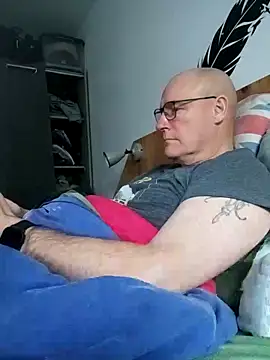 Snapshot of bogland33 chatting on 17, 5, 2026 bogland33 online show from 17, 5, 2026