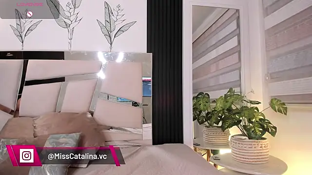 miss catalinaa online show from 15, 5, 2026