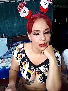 sthefania1710 online show from 18, 12, 2025