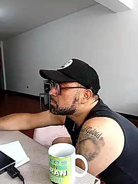 sthefania1710 online show from 24, 10, 2025