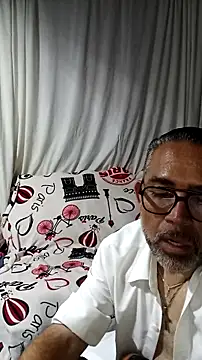 sthefania1710 online show from 5, 4, 2026