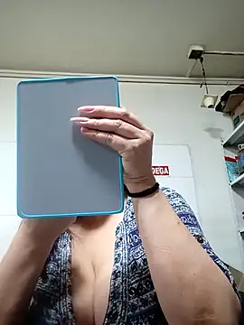 carolina linarez69 online show from 10, 4, 2026