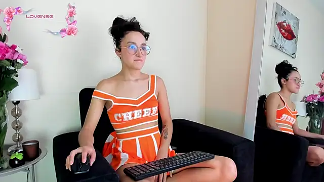its  angelica  online show from 14, 7, 2026