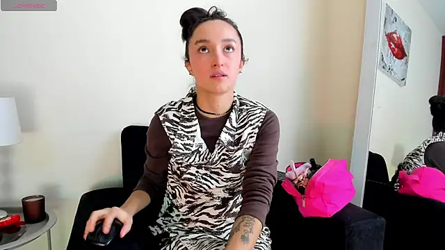 its  angelica  online show from 11, 4, 2026