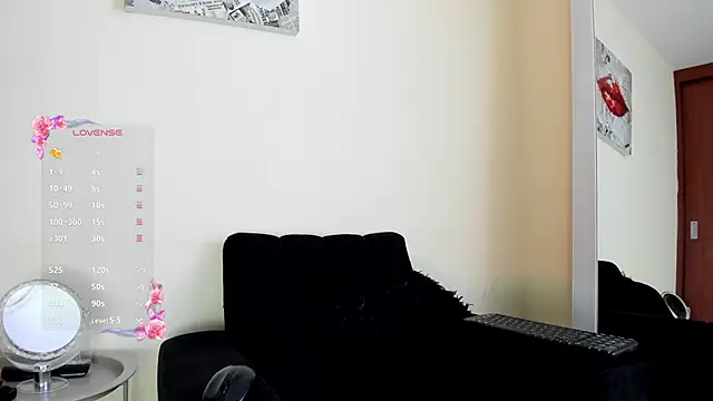 its  angelica  online show from 12, 11, 2025