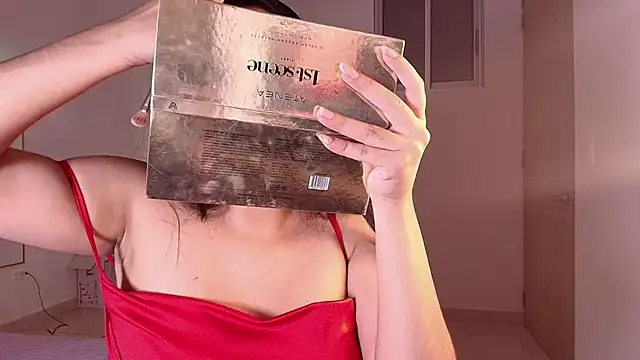 Snapshot of AuroraFiore chatting on 8, 11, 2025 AuroraFiore online show from 8, 11, 2025