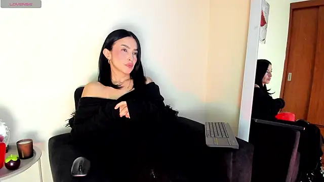 victoria  lace  online show from 11, 1, 2026