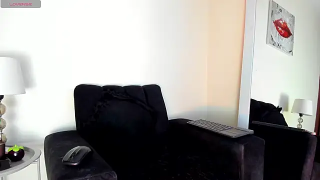 victoria  lace  online show from 8, 4, 2026