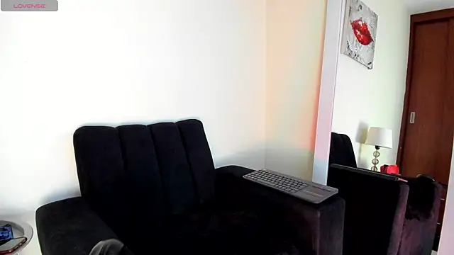 victoria  lace  online show from 20, 6, 2026