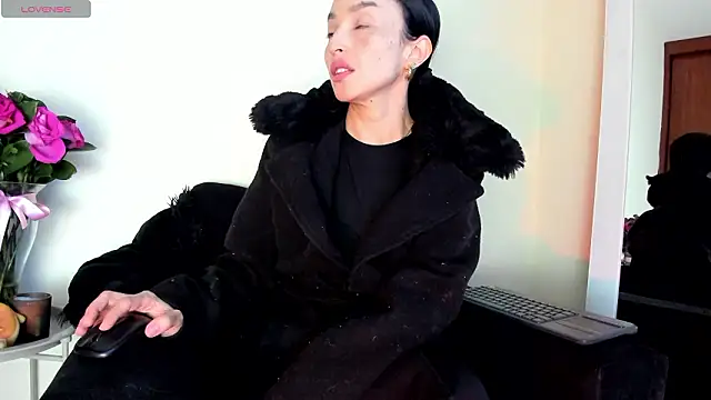 victoria  lace  online show from 20, 2, 2026