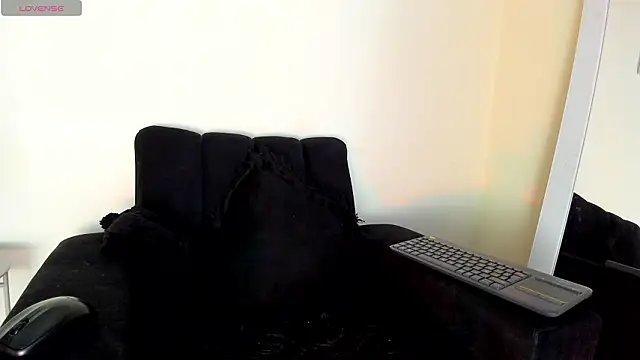 victoria  lace  online show from 3, 3, 2026