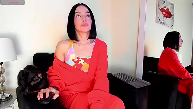 victoria  lace  online show from 31, 5, 2026