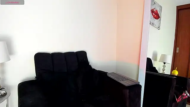 victoria  lace  online show from 19, 7, 2026