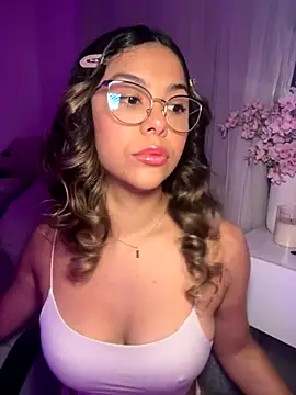 tuckersabrina online show from 16, 10, 2025