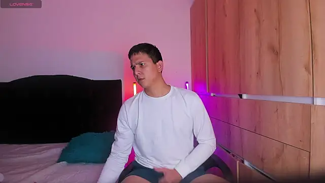 ANDREZALVAREZ online show from 1, 11, 2025