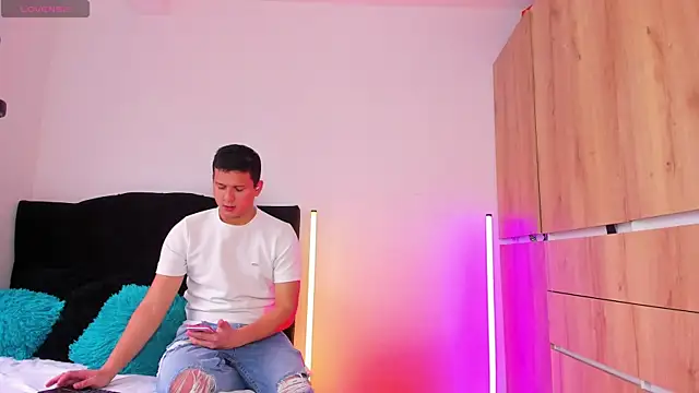 ANDREZALVAREZ online show from 6, 11, 2025