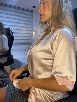 Snapshot of Anna_quinn chatting on 4, 2, 2025 Anna quinn online show from 4, 2, 2025