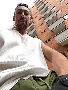 Snapshot of dantedesirexx chatting on 1, 3, 2026 dantedesirexx online show from 1, 3, 2026