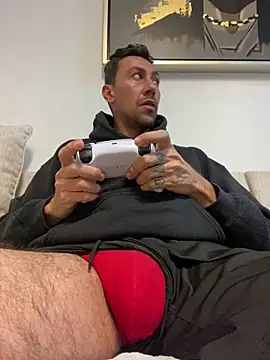 Snapshot of dantedesirexx chatting on 20, 12, 2025 dantedesirexx online show from 20, 12, 2025