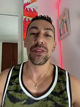 Snapshot of dantedesirexx chatting on 8, 5, 2026 dantedesirexx online show from 8, 5, 2026