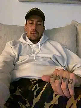 Snapshot of dantedesirexx chatting on 17, 12, 2025 dantedesirexx online show from 17, 12, 2025