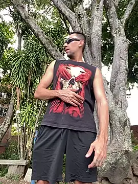 Snapshot of dantedesirexx chatting on 7, 2, 2026 dantedesirexx online show from 7, 2, 2026