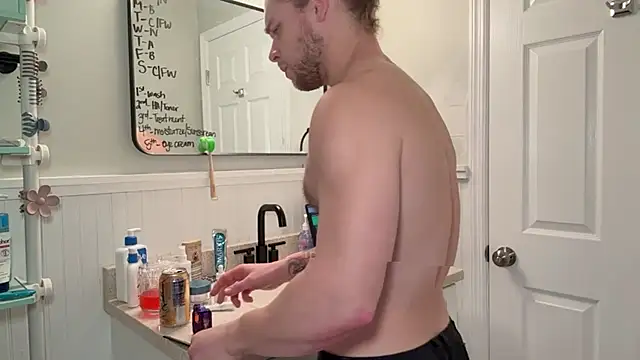 Snapshot of DaddydayDrinkzz chatting on 31, 12, 2024 DaddydayDrinkzz online show from 31, 12, 2024