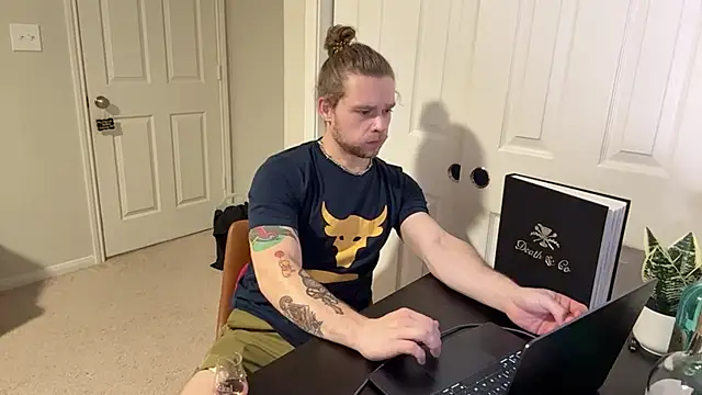 Snapshot of DaddydayDrinkzz chatting on 1, 3, 2025 DaddydayDrinkzz online show from 1, 3, 2025