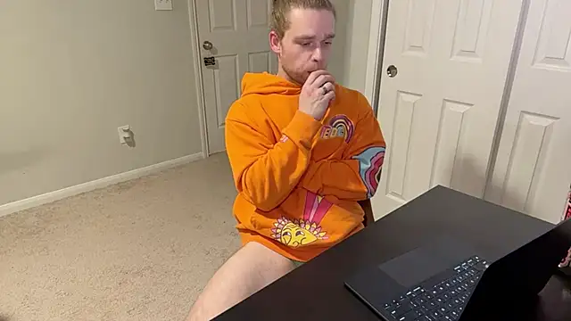 Snapshot of DaddydayDrinkzz chatting on 8, 3, 2025 DaddydayDrinkzz online show from 8, 3, 2025