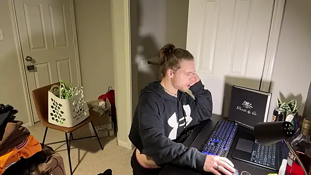 Snapshot of DaddydayDrinkzz chatting on 27, 2, 2025 DaddydayDrinkzz online show from 27, 2, 2025