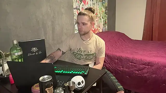 Snapshot of DaddydayDrinkzz chatting on 18, 3, 2025 DaddydayDrinkzz online show from 18, 3, 2025