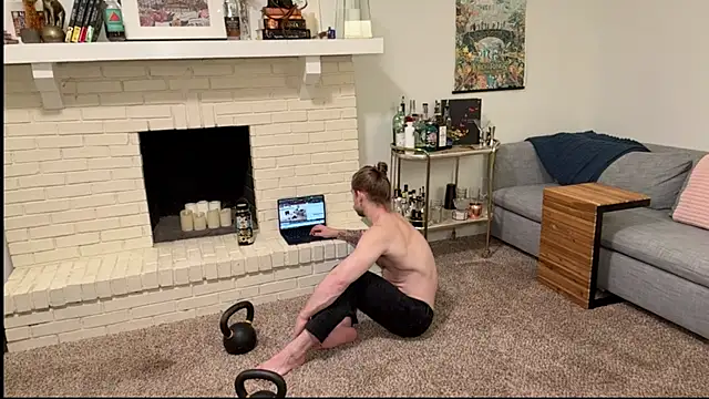 Snapshot of DaddydayDrinkzz chatting on 3, 12, 2024 DaddydayDrinkzz online show from 3, 12, 2024