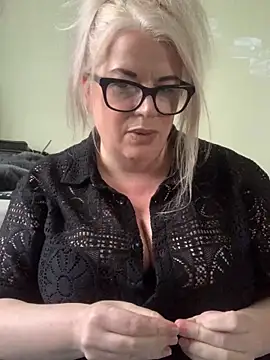 Snapshot of curvy-Ruby-Uk chatting on 20, 1, 2025 curvy-Ruby-Uk online show from 20, 1, 2025