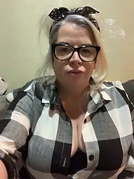 Snapshot of curvy-Ruby-Uk chatting on 16, 1, 2025 curvy-Ruby-Uk online show from 16, 1, 2025