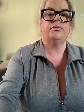 Snapshot of curvy-Ruby-Uk chatting on 26, 2, 2025 curvy-Ruby-Uk online show from 26, 2, 2025