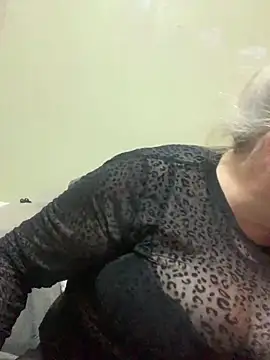 Snapshot of curvy-Ruby-Uk chatting on 2, 2, 2025 curvy-Ruby-Uk online show from 2, 2, 2025