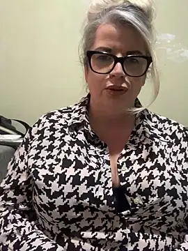 Snapshot of curvy-Ruby-Uk chatting on 15, 1, 2025 curvy-Ruby-Uk online show from 15, 1, 2025