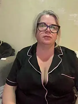 Snapshot of curvy-Ruby-Uk chatting on 12, 1, 2025 curvy-Ruby-Uk online show from 12, 1, 2025