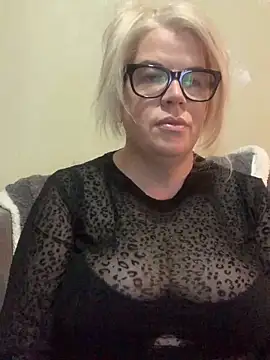 Snapshot of curvy-Ruby-Uk chatting on 1, 2, 2025 curvy-Ruby-Uk online show from 1, 2, 2025