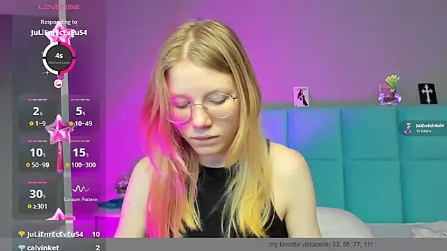 Snapshot of Esme_Runn chatting on 3, 12, 2024 Esme Runn online show from 3, 12, 2024