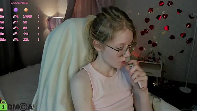 Snapshot of Esme_Runn chatting on 2, 6, 2026 Esme Runn online show from 2, 6, 2026