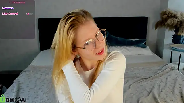 Esme Runn online show from 13, 5, 2026